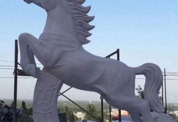 福建深受历史文化启发的铸铁祥云马雕是中领雕塑…