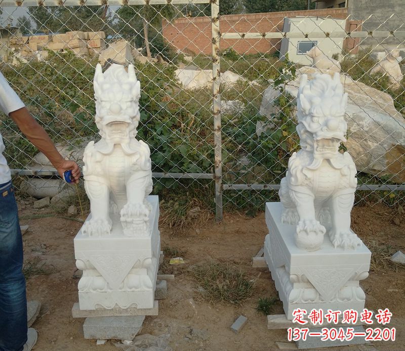 福建汉白玉踩球麒麟门口镇宅招财石雕