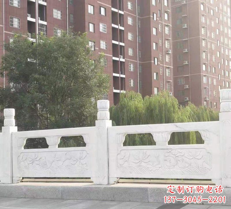 福建汉白玉荷花鲤鱼浮雕栏板--精美雕刻点缀室内空间