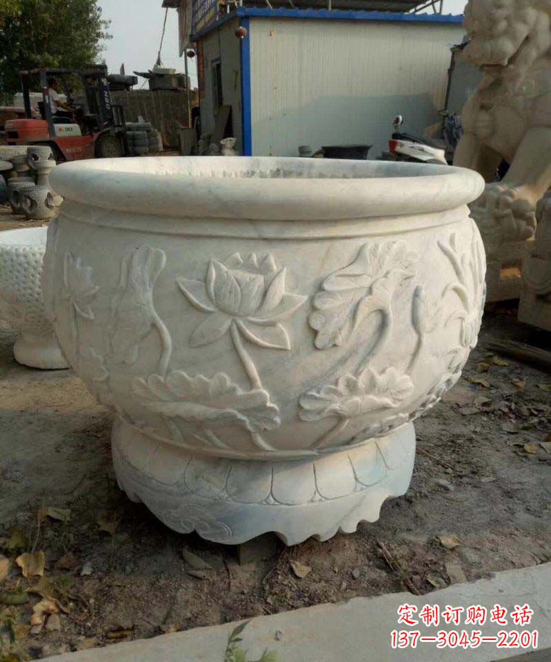 福建汉白玉荷花石浮雕水缸,营造令人心旷神怡的宁静之美