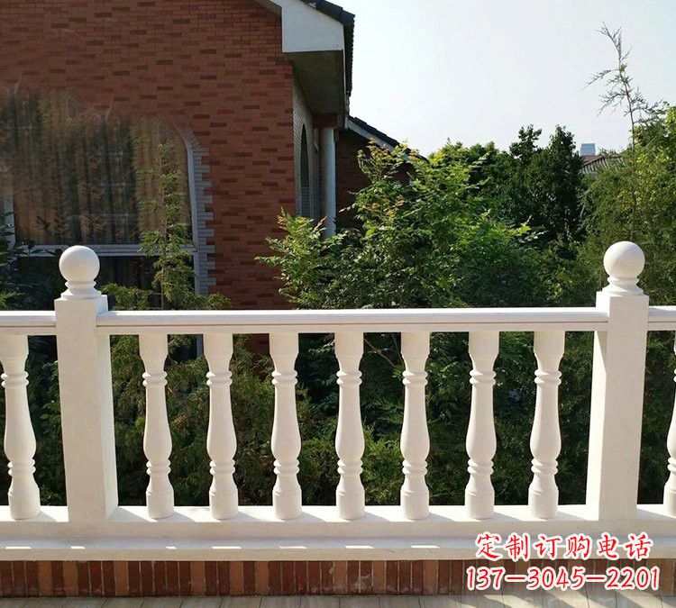 福建精美细腻的汉白玉欧式栏杆石雕