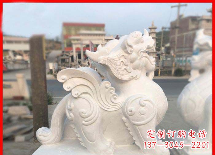 福建中领雕塑:精美汉白玉貔貅门口招财石雕