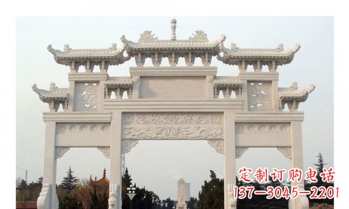 福建汉白玉三门石雕牌坊