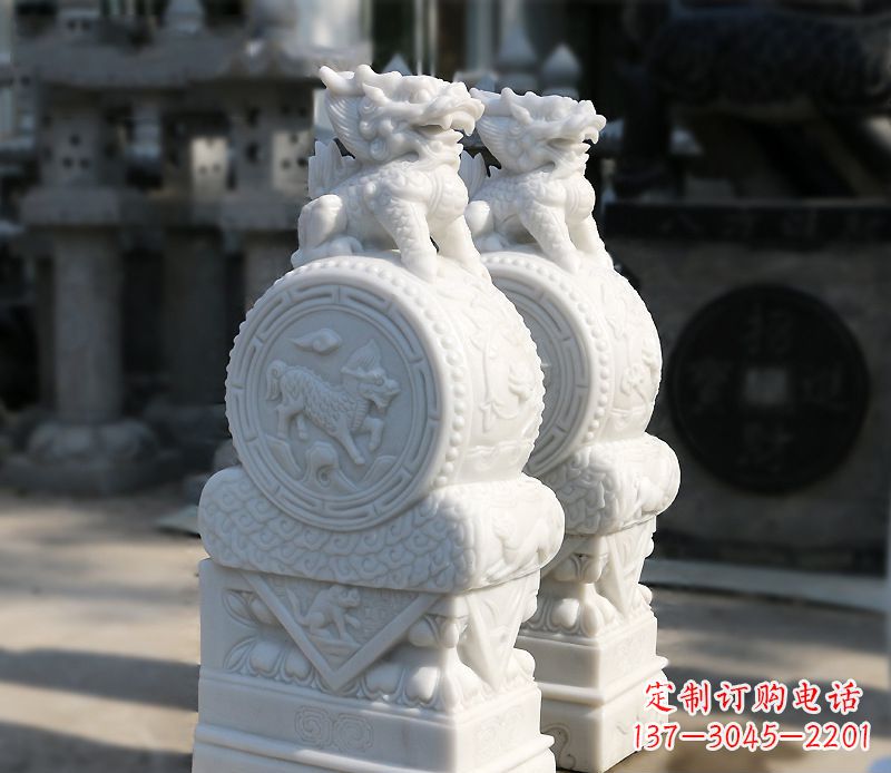 福建汉白玉狮子辟邪门墩雕塑