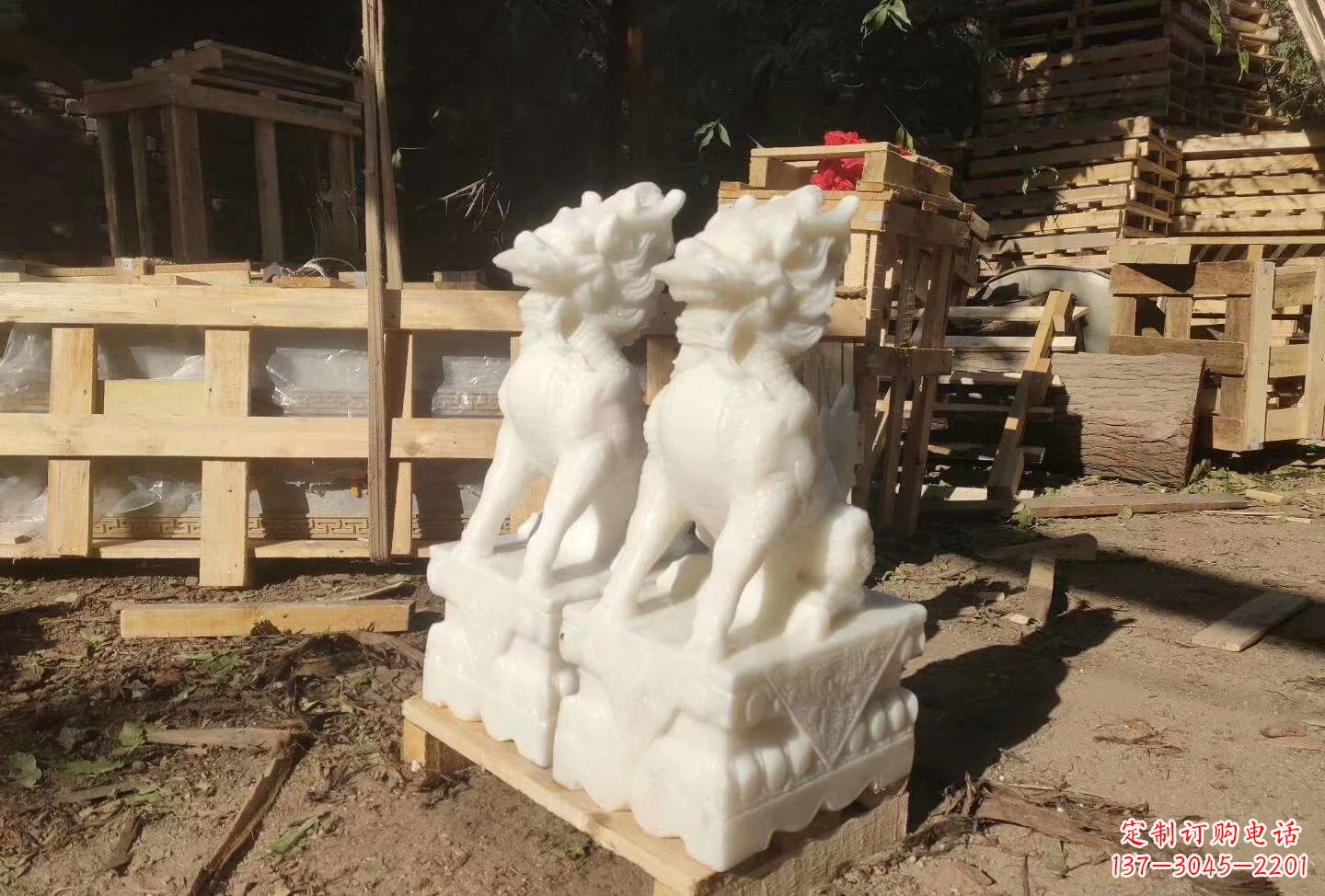 福建汉白玉手工麒麟雕塑,瑞气招财鼎盛