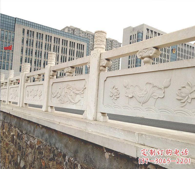 福建中领雕塑:精致的鲤鱼石浮雕石栏板石雕