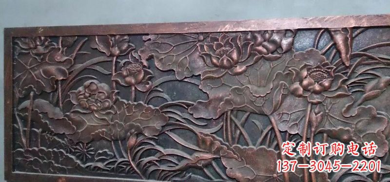福建铜质体现自然之美的荷花浮雕
