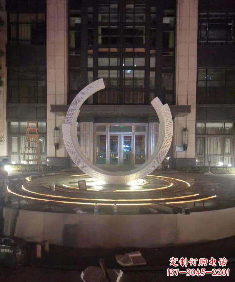 福建不锈钢半圆环雕塑,装饰空间增添品位