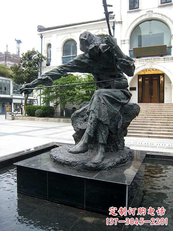 福建荣耀音乐家,华彦钧拉二胡雕塑-音乐学院园…