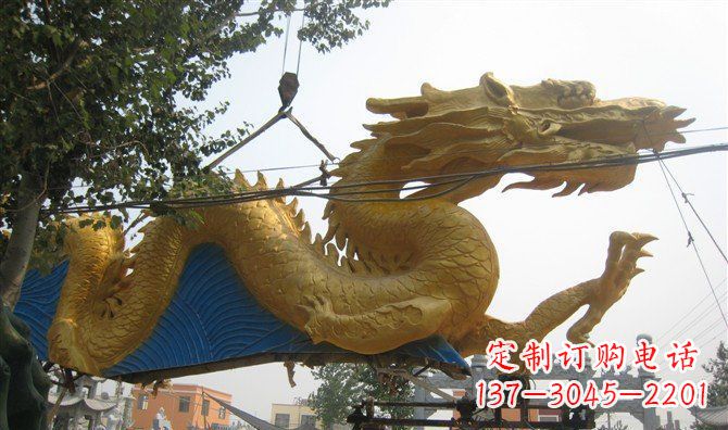 福建中领雕塑——黄金龙雕塑定制