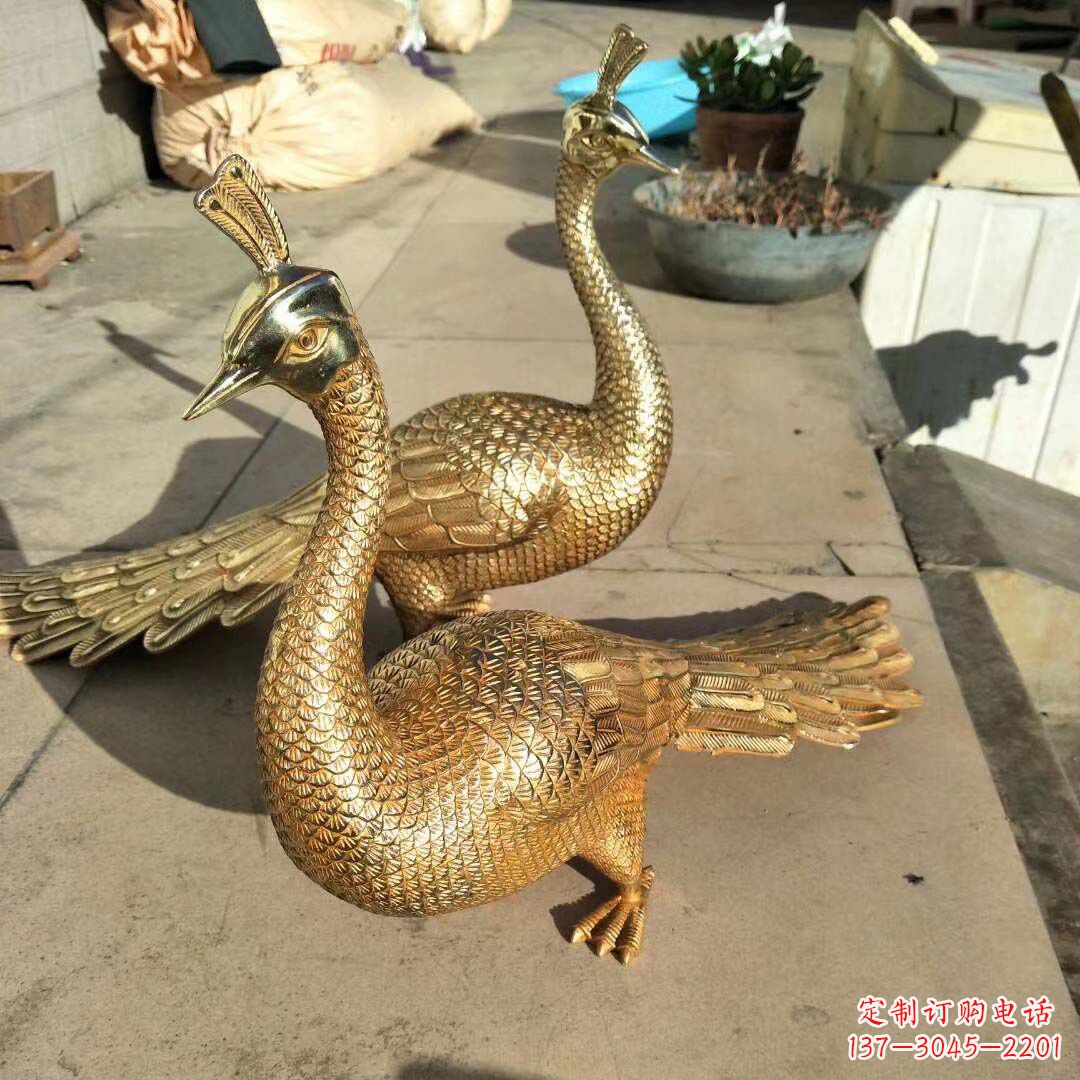 福建高贵典雅的黄铜雕刻孔雀雕塑