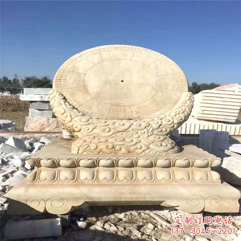 福建优雅而古典的黄锈石日晷雕塑