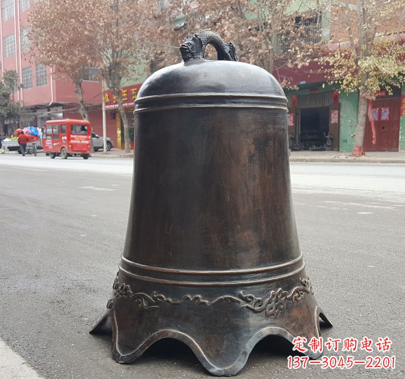 福建铜钟雕塑:精致美观的景观艺术
