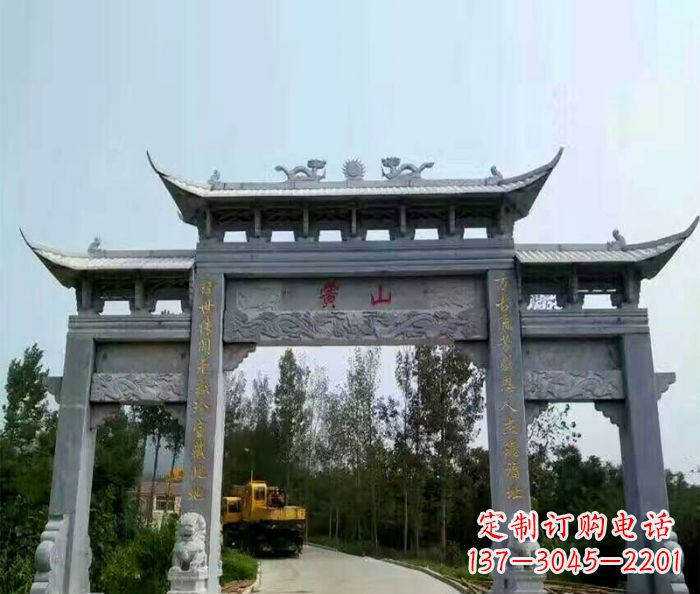 福建景区三门石雕牌楼,是一种典型的古典建筑风…