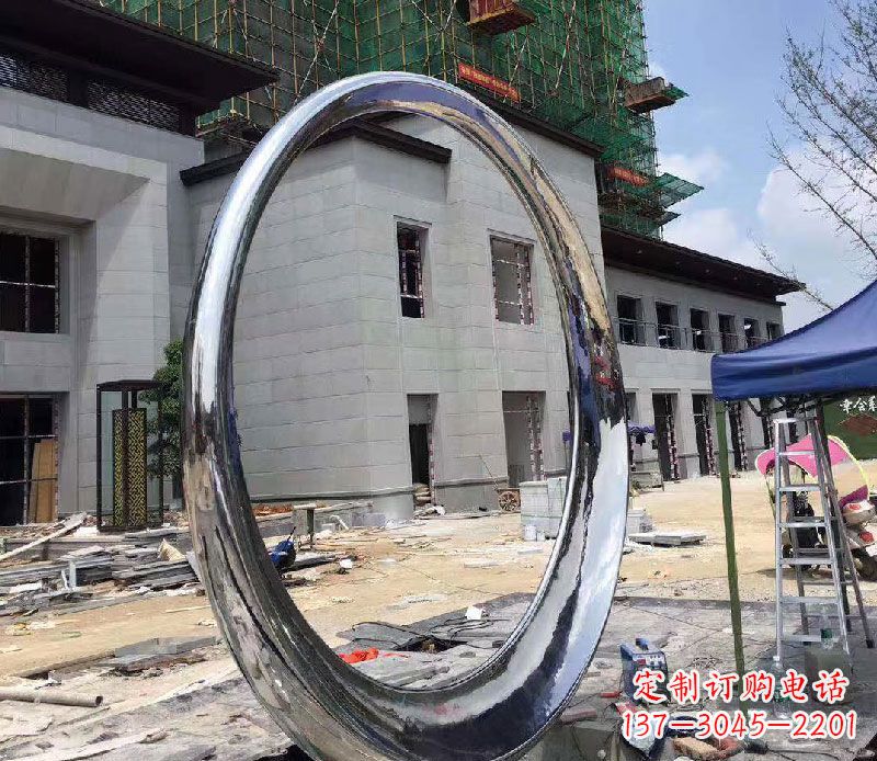 福建精致典雅的镜面不锈钢圆环雕塑
