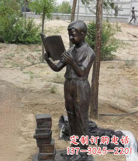 福建中领雕塑尊贵细腻的男孩铜雕