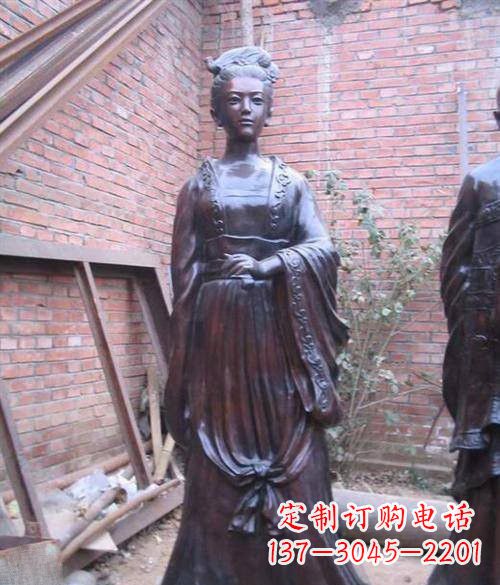 福建汹涌波澜中的李清照雕塑