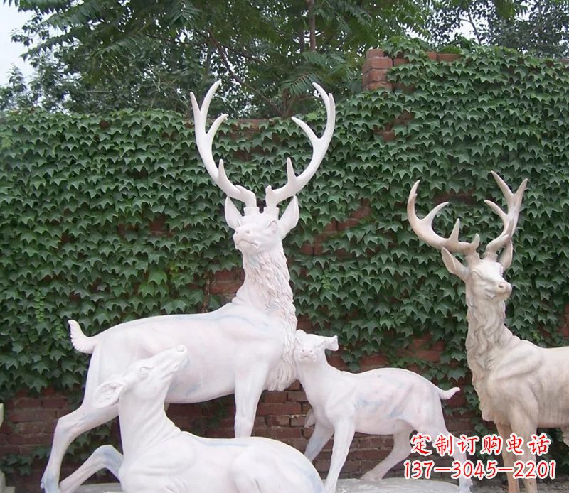 福建美轮美奂的羚羊石雕塑