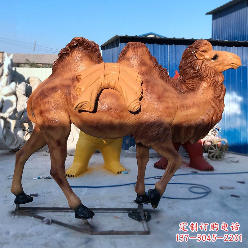 福建雕刻精美的骆驼玻璃钢仿真雕塑