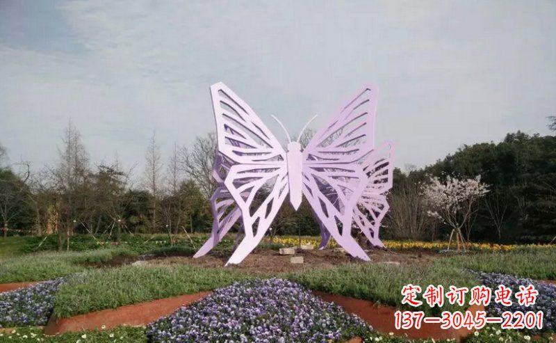 福建流动而优雅的蝴蝶雕塑