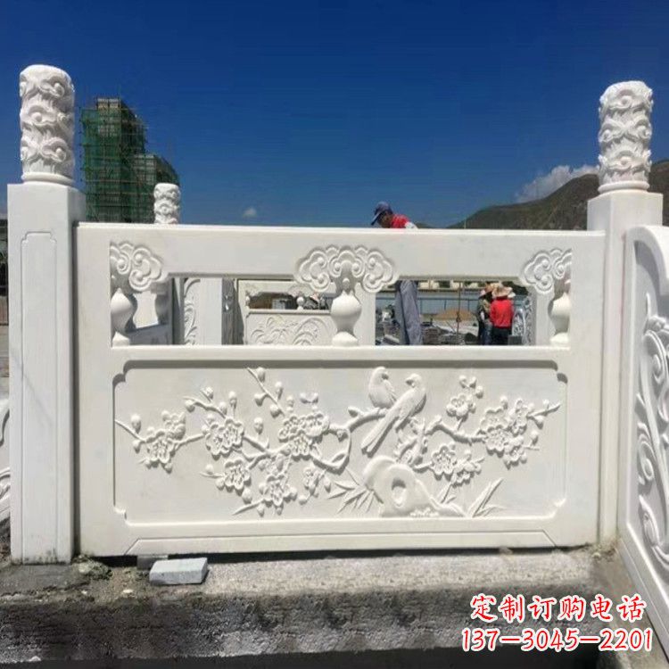 福建梅花石雕塑栏板——为您的室内外空间带来精美的艺术气息