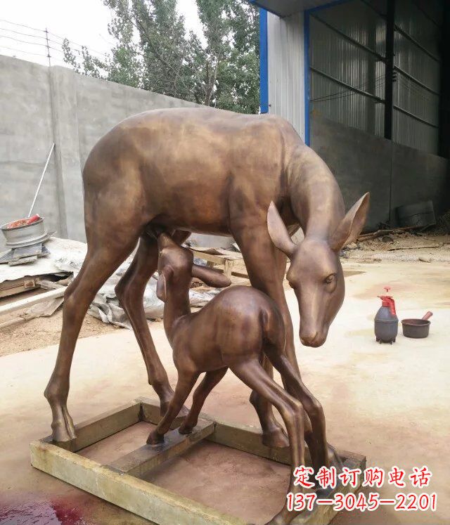 福建母子鹿公园动物铜雕——精美绝伦