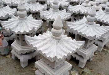福建汉白玉灯笼雕塑是由中领雕塑定制的一种华丽…