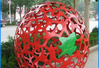 福建街边不锈钢镂空球和树叶景观雕塑