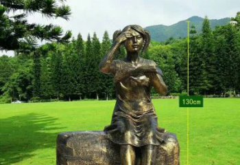 福建精美的女孩铜雕塑，展现活力与青春