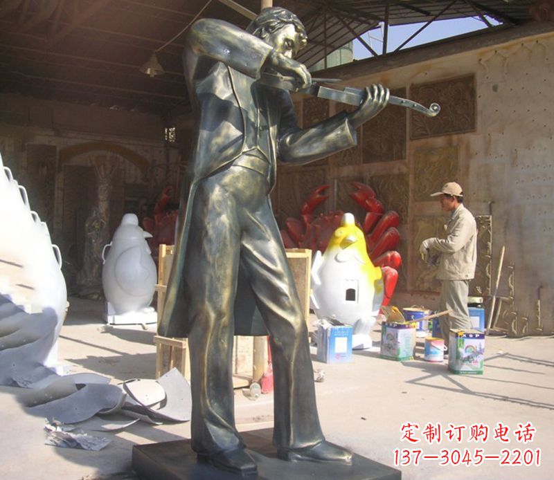 福建男人演奏小提琴铜雕