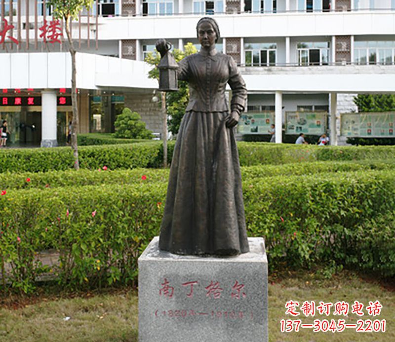 福建静谧中的南丁格尔铜雕