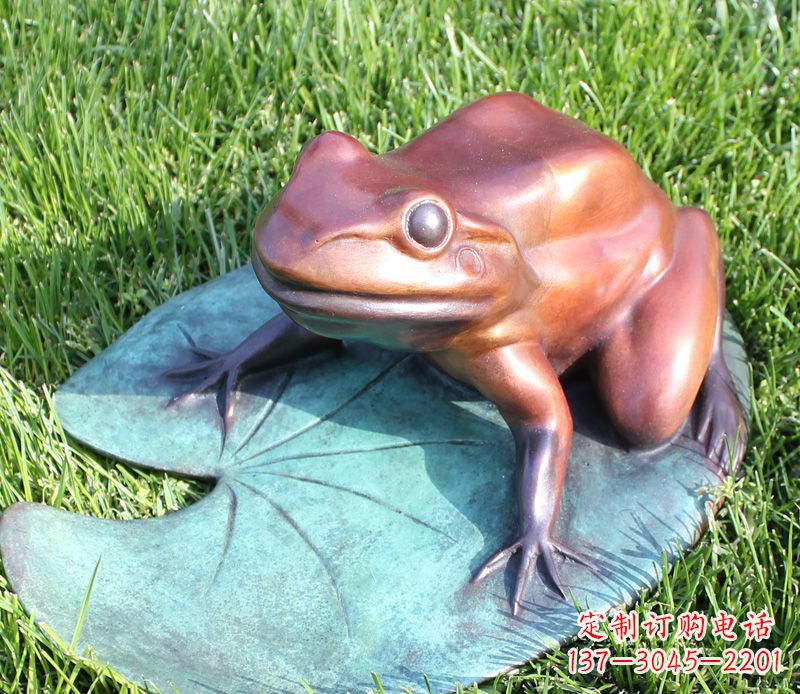 福建复古古典之美,荷叶青蛙雕塑