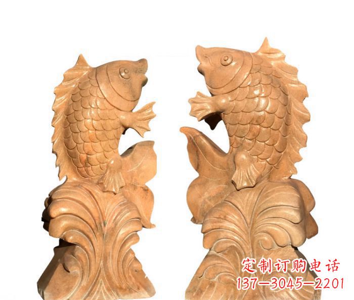 福建中领雕塑:精美的鲤鱼喷水晚霞红石雕