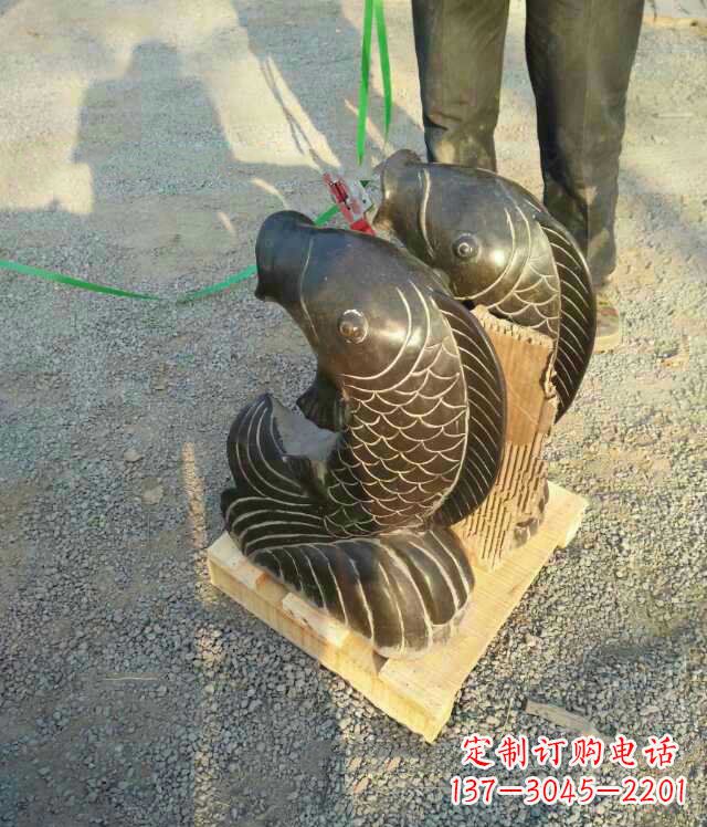 福建喷水鱼动物铜雕