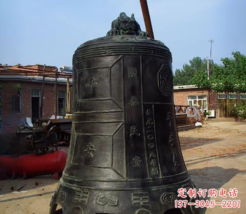 福建平安国泰,民安铜钟雕塑