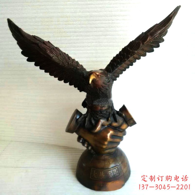 福建以老鹰为灵感的经典铜鼎