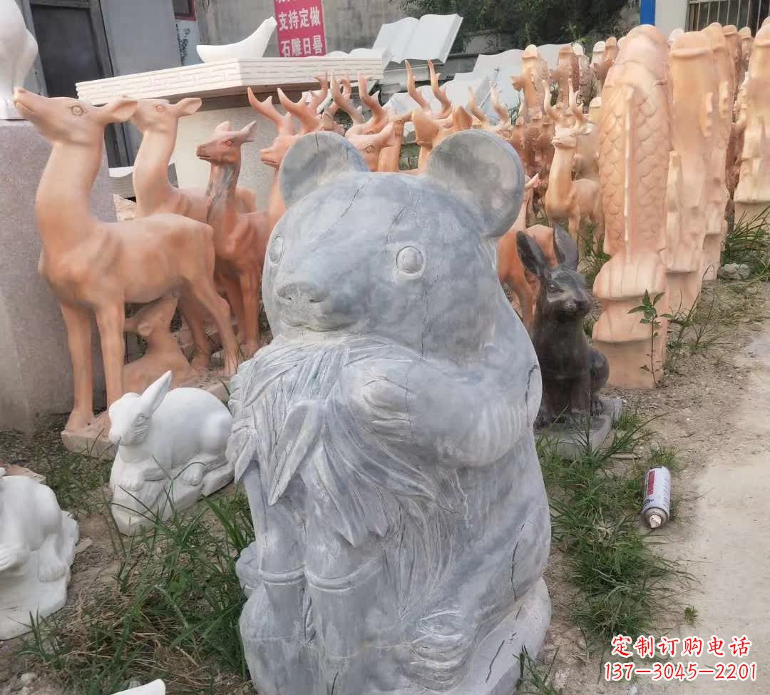 福建青石熊猫雕塑,传承古典文化
