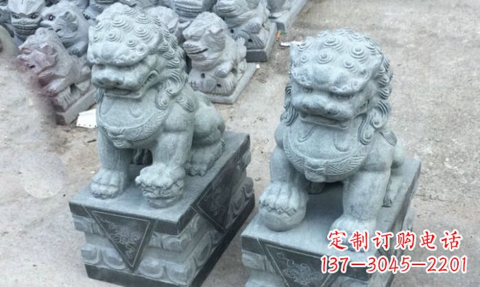 福建青石小狮子门口石雕,精美传统风格