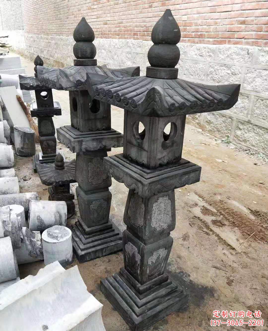 福建精巧细腻的青石宫灯雕塑