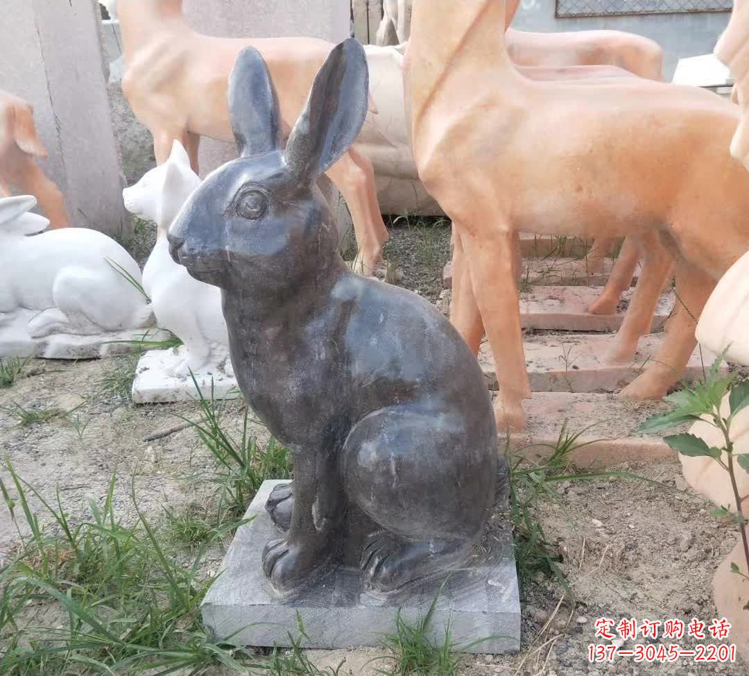 福建青石公园兔子雕塑,实惠的艺术装点