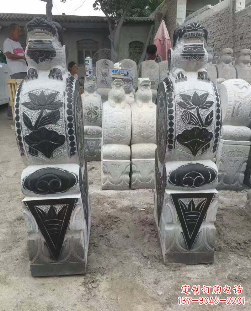 福建中领雕塑推出的青石荷花浮雕门墩雕塑,使用…