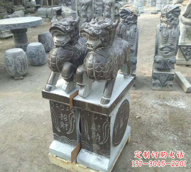 福建精美的青石门口麒麟雕塑