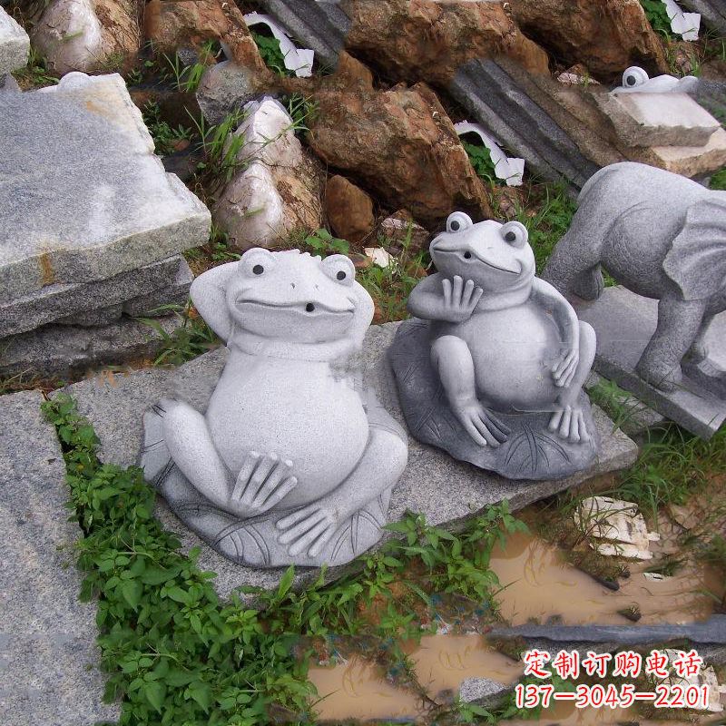 福建别具一格的青石青蛙喷水雕塑