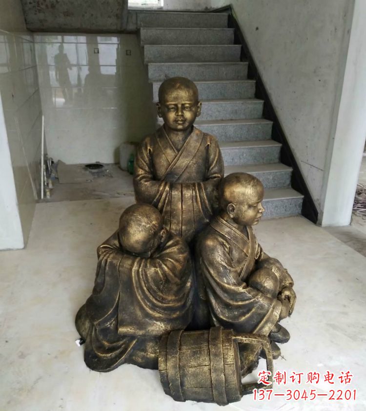 福建中国领雕塑推出的金色佛祖三像是一件令人惊…