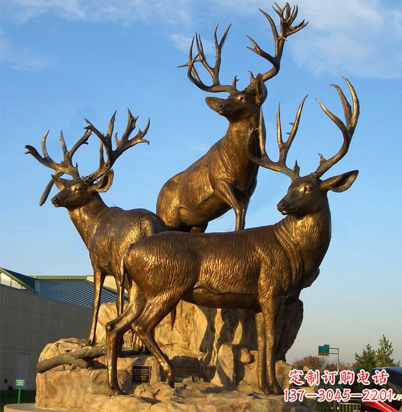 福建三鹿登高鹿景观铜雕,让你秀智慧雕刻艺术