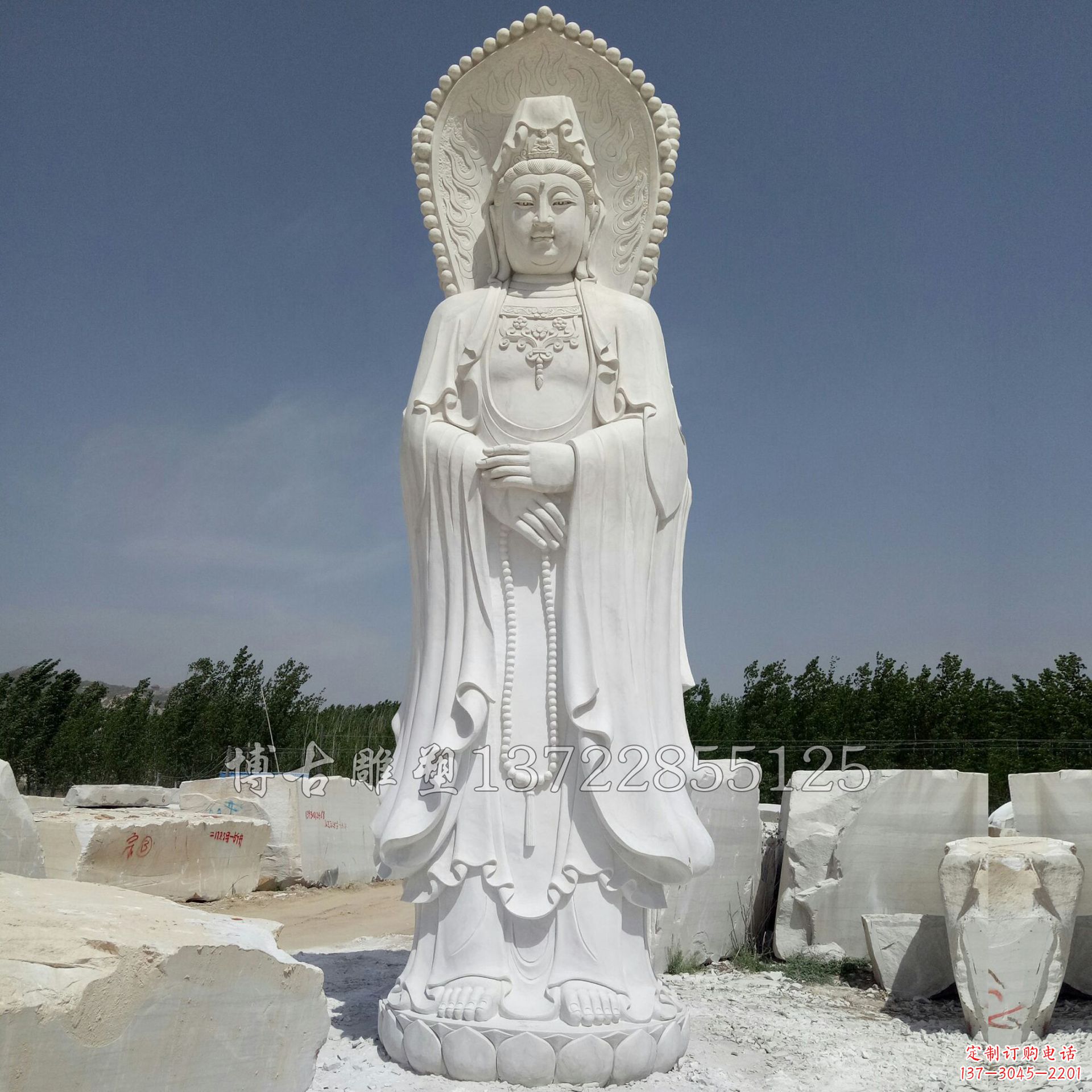 福建观赏性质的三面观音石雕塑