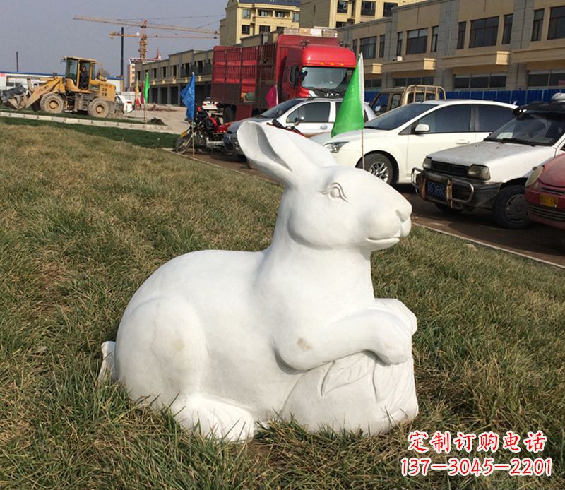 福建精美兔子石雕精品,点缀家居美景