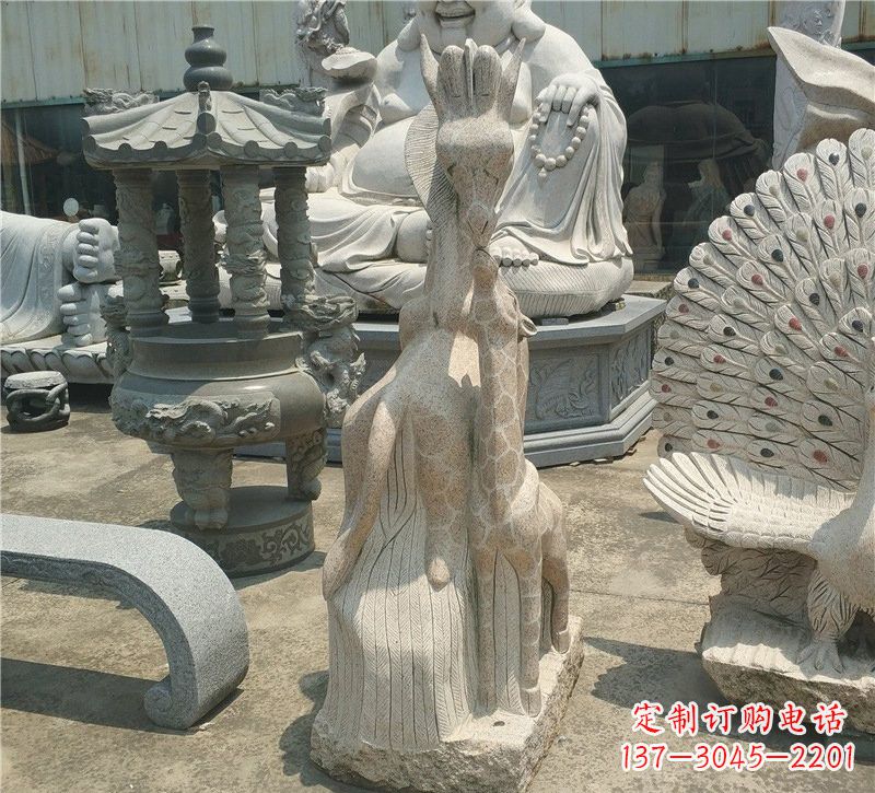 福建高贵优雅的长颈鹿雕塑
