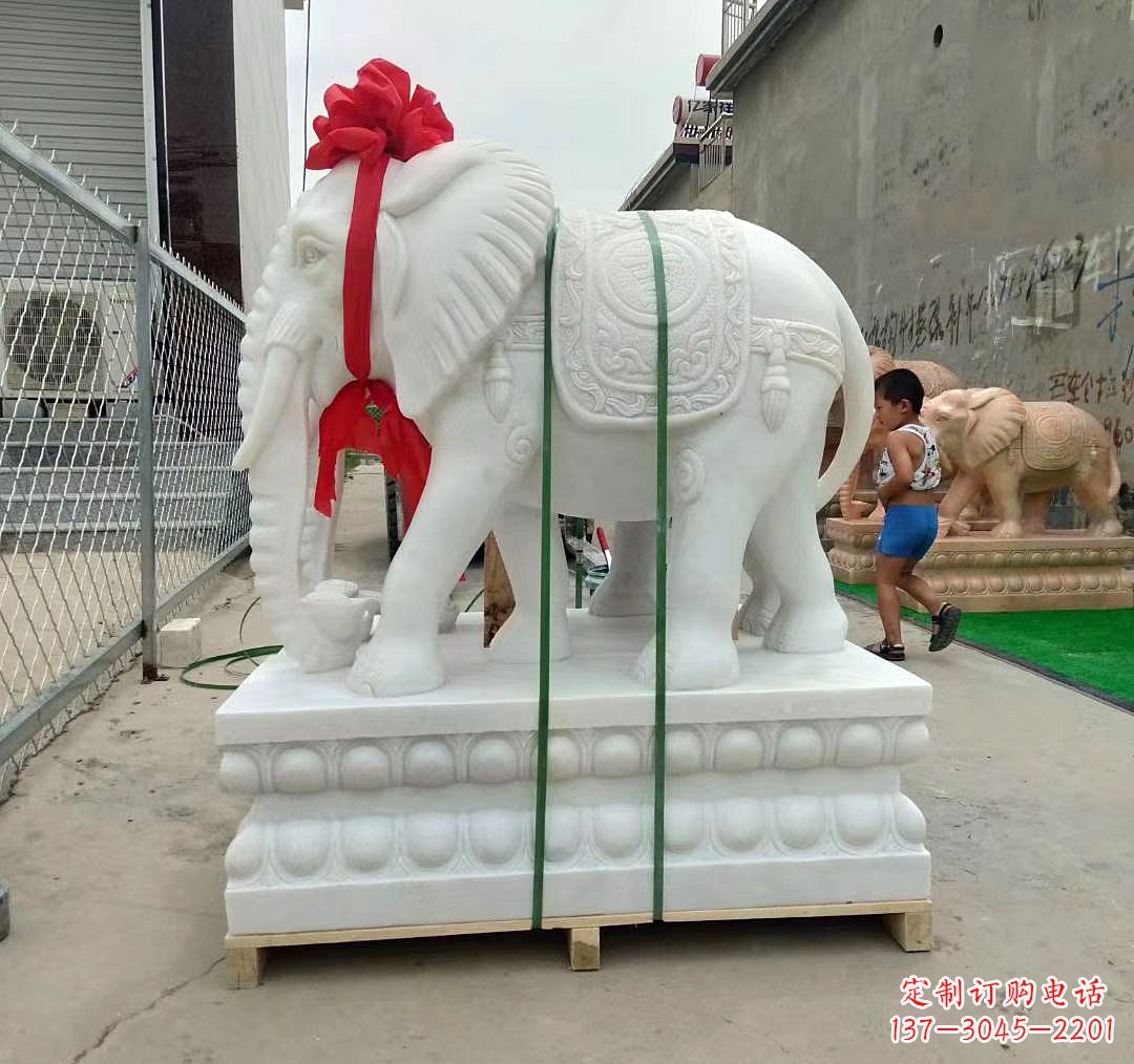 福建中领雕塑精美玉雕大象