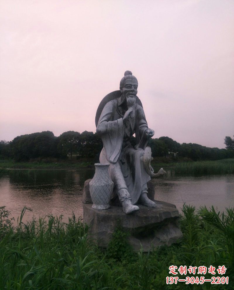 福建美观大气的姜太公石雕鱼钓雕塑